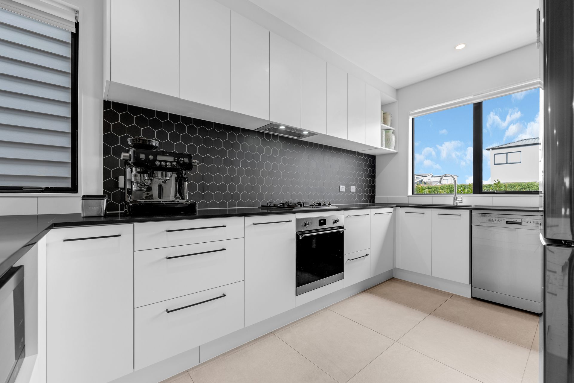 Modern 5-Bedroom Home in Karaka