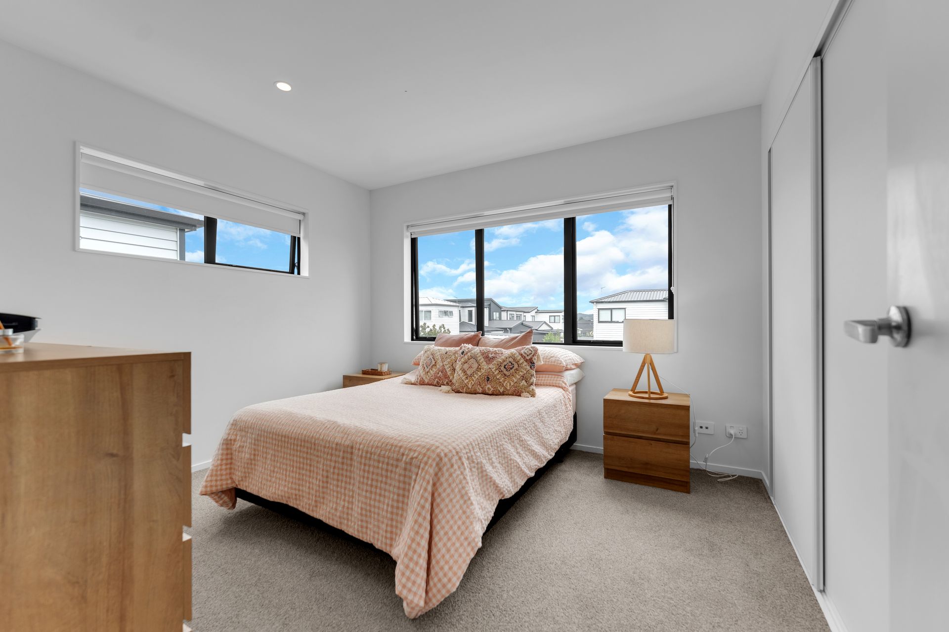 Modern 5-Bedroom Home in Karaka