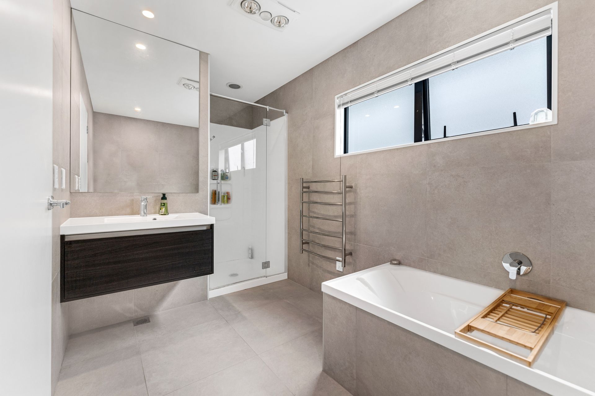 Modern 5-Bedroom Home in Karaka