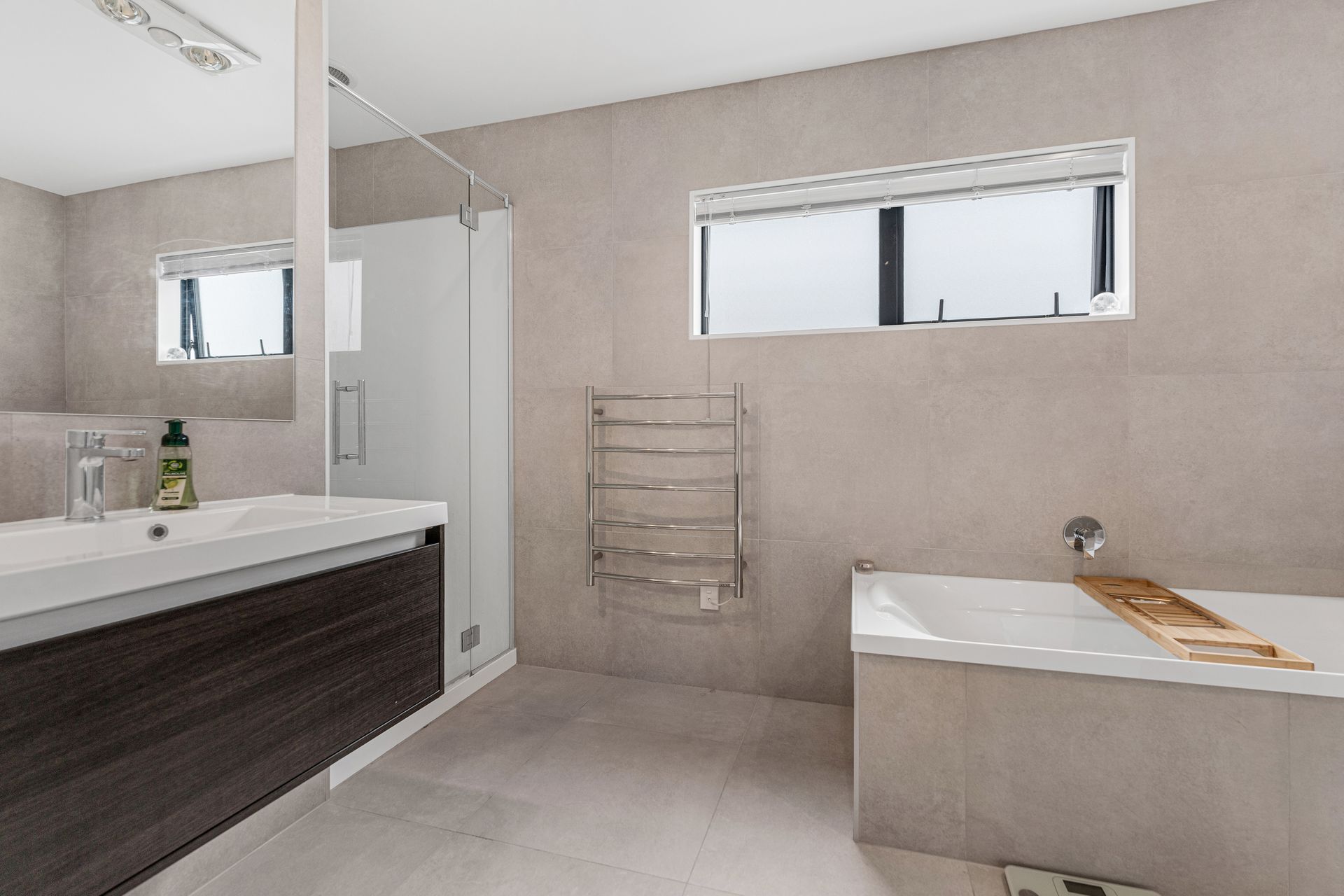 Modern 5-Bedroom Home in Karaka