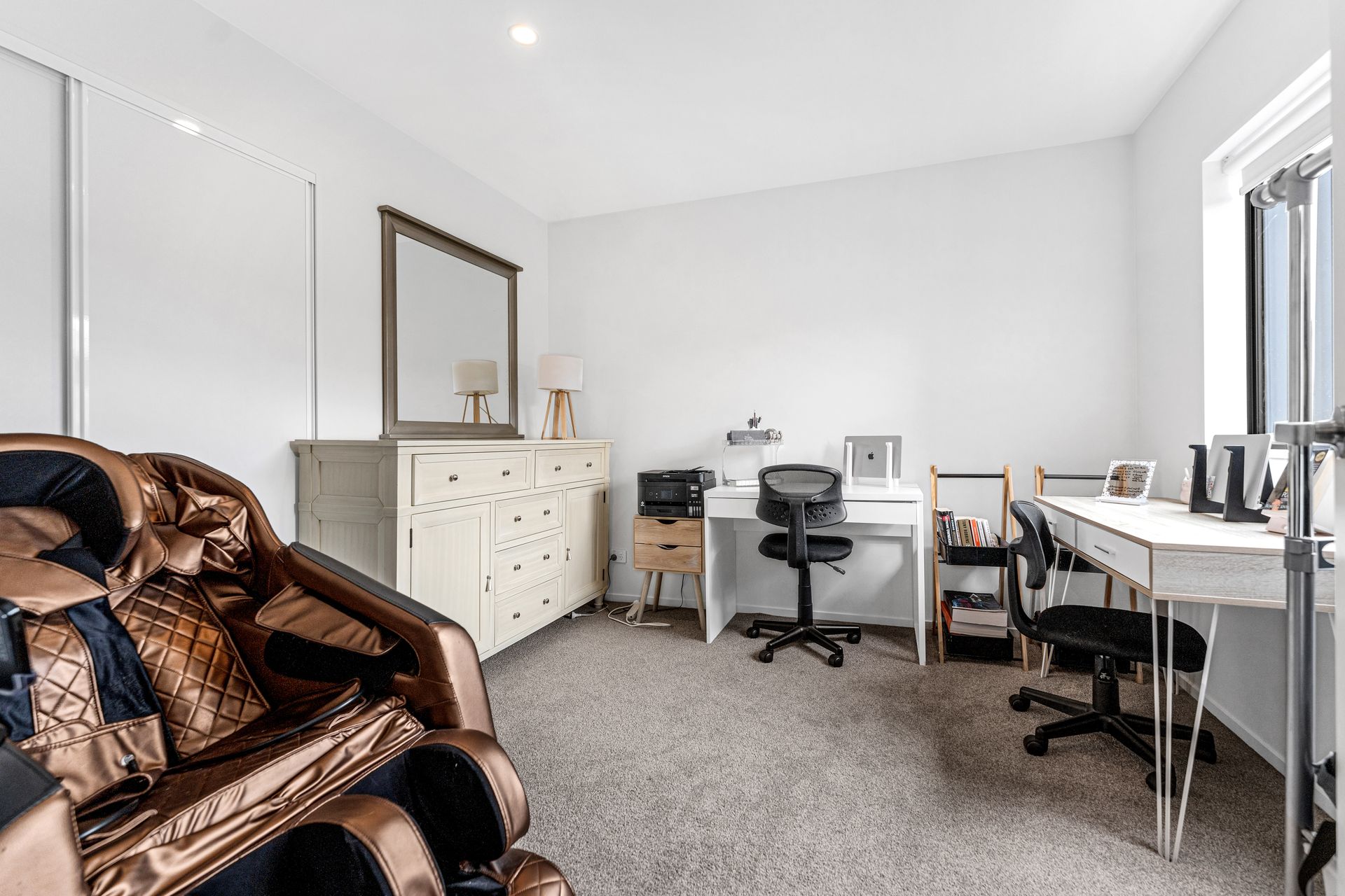 Modern 5-Bedroom Home in Karaka