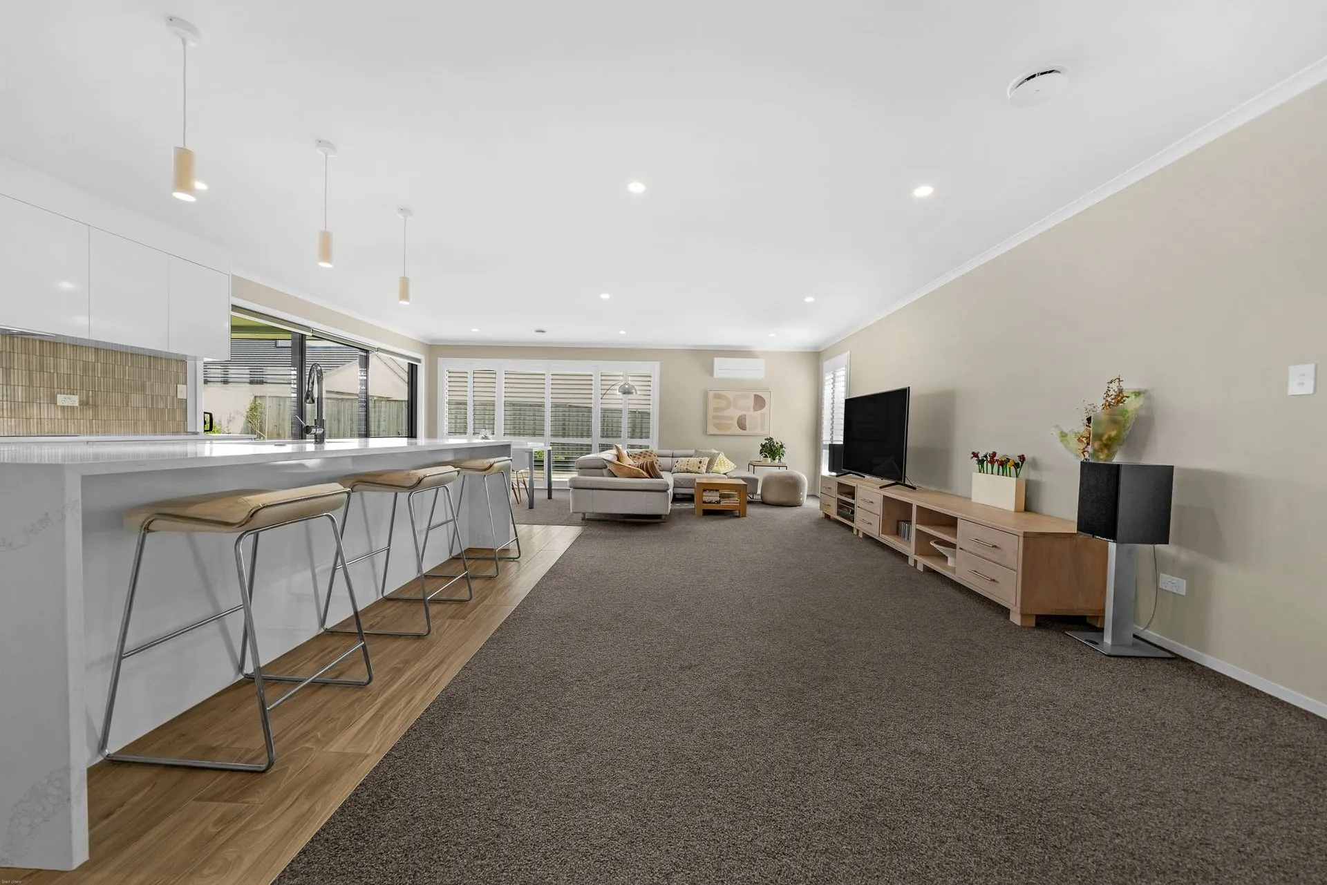 5 NOBLE LANE