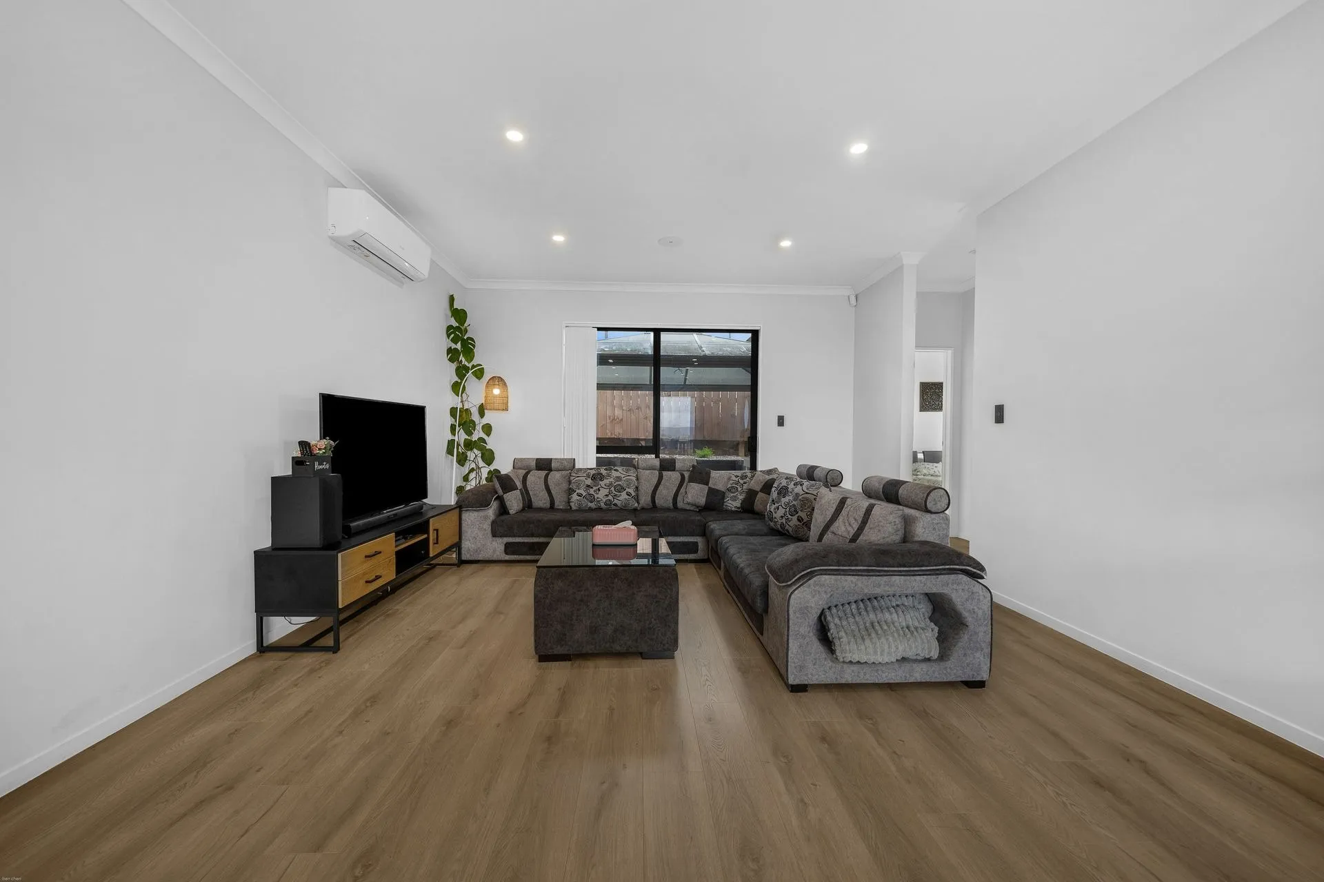 5 VIV GREEN PLACE